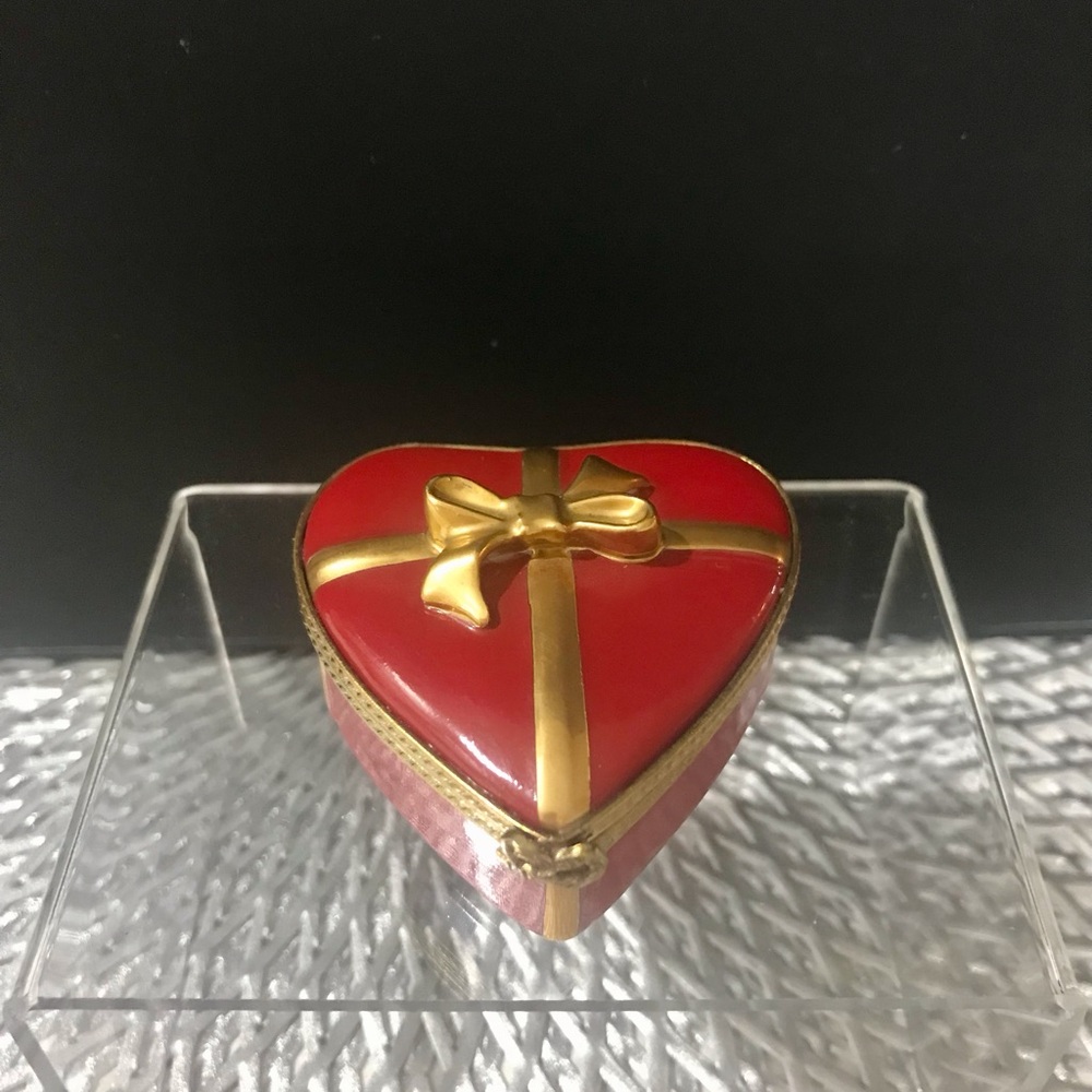 Limited Edition, Vintage, Limoges Rochard, Heart-Shaped Red and Gold Trinket Box